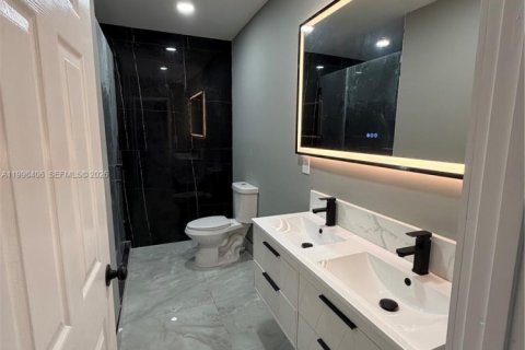 Купить виллу или дом в Майами-Спрингс, Флорида 4 спальни, 135.82м2, № 2060746 - фото 20