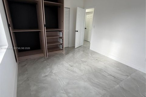 Купить виллу или дом в Майами-Спрингс, Флорида 4 спальни, 135.82м2, № 2060746 - фото 21