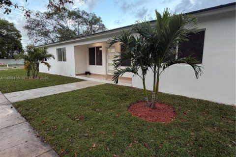 Купить виллу или дом в Майами-Спрингс, Флорида 4 спальни, 135.82м2, № 2060746 - фото 4