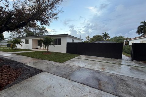 Купить виллу или дом в Майами-Спрингс, Флорида 4 спальни, 135.82м2, № 2060746 - фото 11