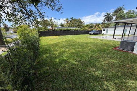 Купить виллу или дом в Майами-Спрингс, Флорида 4 спальни, 135.82м2, № 2060746 - фото 10