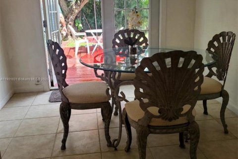 Casa en alquiler en Hollywood, Florida, 2 dormitorios, 83.61 m2 № 1953420 - foto 5