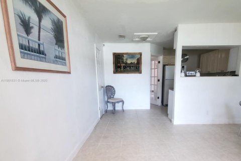 Casa en alquiler en Hollywood, Florida, 2 dormitorios, 83.61 m2 № 1953420 - foto 3
