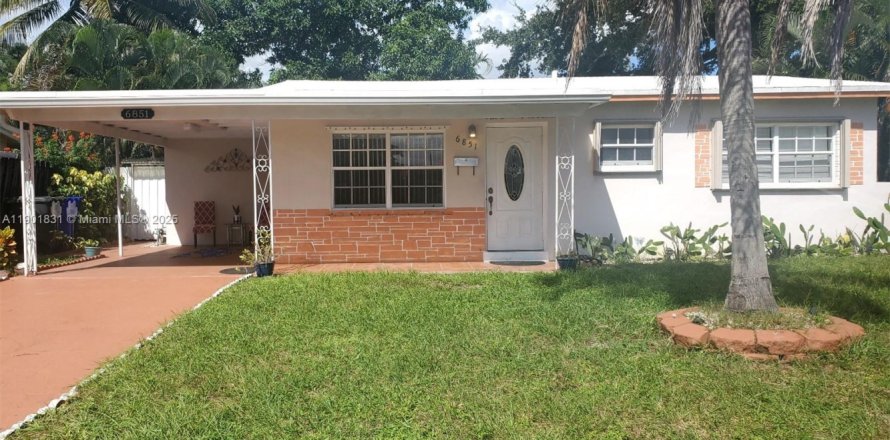 Casa en Hollywood, Florida 2 dormitorios, 83.61 m2 № 1953420