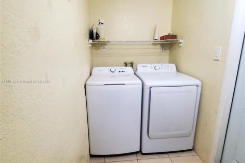 Casa en alquiler en Hollywood, Florida, 2 dormitorios, 83.61 m2 № 1953420 - foto 8