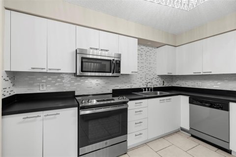 Condominio en venta en Saint Petersburg, Florida, 1 dormitorio, 58.06 m2 № 2287997 - foto 13