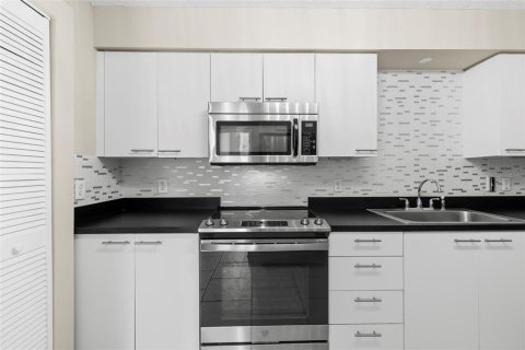 Condominio en venta en Saint Petersburg, Florida, 1 dormitorio, 58.06 m2 № 2287997 - foto 16