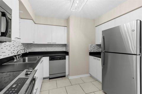 Condominio en venta en Saint Petersburg, Florida, 1 dormitorio, 58.06 m2 № 2287997 - foto 15