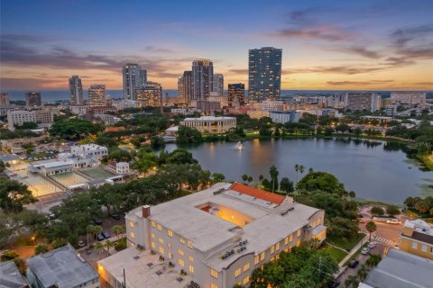 Condominio en Saint Petersburg, Florida, 1 dormitorio № 2287997