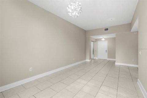 Condominio en venta en Saint Petersburg, Florida, 1 dormitorio, 58.06 m2 № 2287997 - foto 11