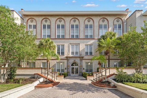 Condominio en venta en Saint Petersburg, Florida, 1 dormitorio, 58.06 m2 № 2287997 - foto 3