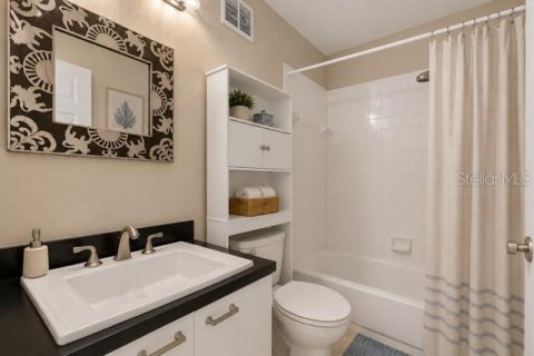 Condominio en venta en Saint Petersburg, Florida, 1 dormitorio, 58.06 m2 № 2287997 - foto 24