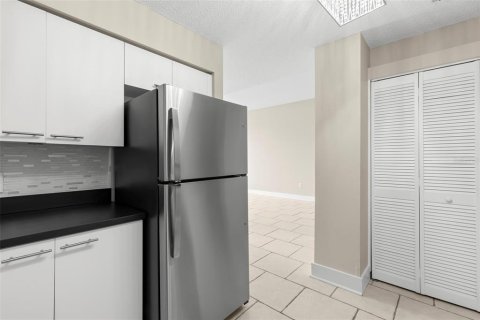 Condominio en venta en Saint Petersburg, Florida, 1 dormitorio, 58.06 m2 № 2287997 - foto 17