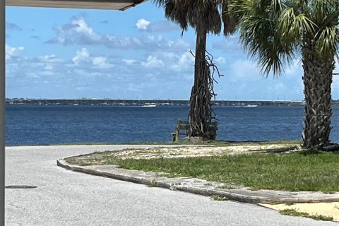 House in Bradenton, Florida 2 bedrooms, 90.49 sq.m. № 2097020 - photo 27