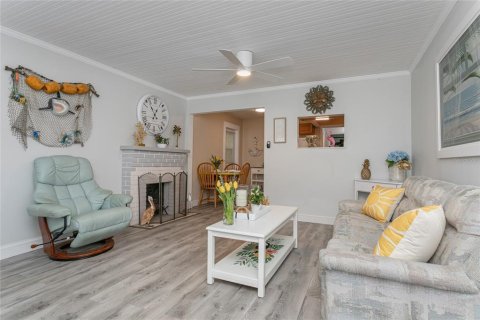 House in Bradenton, Florida 2 bedrooms, 90.49 sq.m. № 2097020 - photo 5