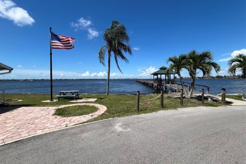 House in Bradenton, Florida 2 bedrooms, 90.49 sq.m. № 2097020 - photo 29