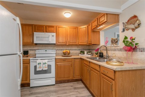 House in Bradenton, Florida 2 bedrooms, 90.49 sq.m. № 2097020 - photo 10