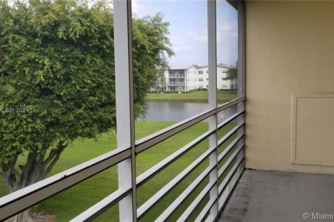 Condo in Boca Raton, Florida, 2 bedrooms  № 1694857 - photo 11