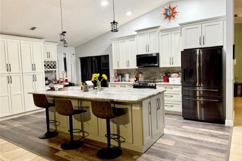 House in Valrico, Florida 4 bedrooms, 206.06 sq.m. № 1720689 - photo 4