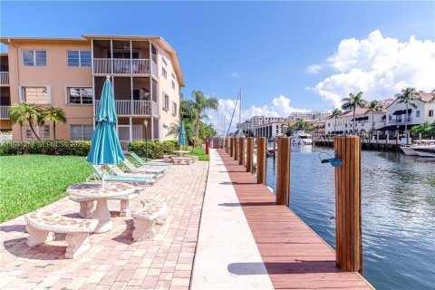 Copropriété à vendre à Fort Lauderdale, Floride: 3 chambres, 99.41 m2 № 1989843 - photo 2