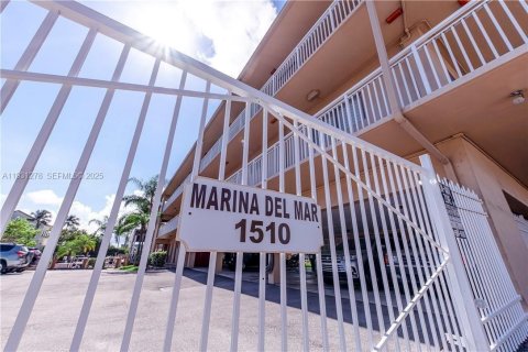 Copropriété à vendre à Fort Lauderdale, Floride: 3 chambres, 99.41 m2 № 1989843 - photo 11