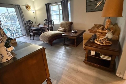 Copropriété à vendre à Fort Lauderdale, Floride: 3 chambres, 99.41 m2 № 1989843 - photo 21