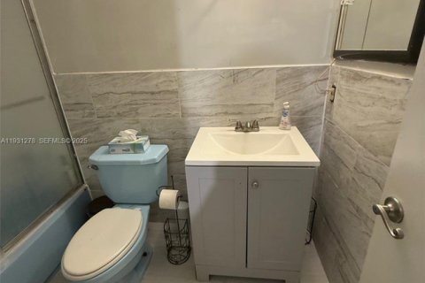 Copropriété à vendre à Fort Lauderdale, Floride: 3 chambres, 99.41 m2 № 1989843 - photo 23