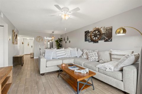 Condominio en venta en Saint Petersburg, Florida, 2 dormitorios, 92.9 m2 № 2101513 - foto 9