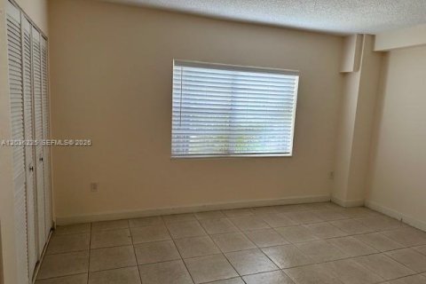Copropriété à louer à Miami, Floride: 2 chambres, 78.97 m2 № 2084262 - photo 6