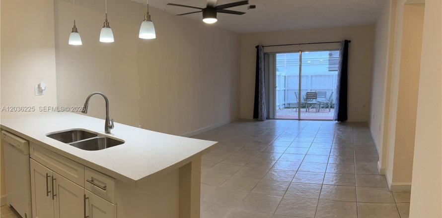 Condo à Miami, Floride, 2 chambres  № 2084262
