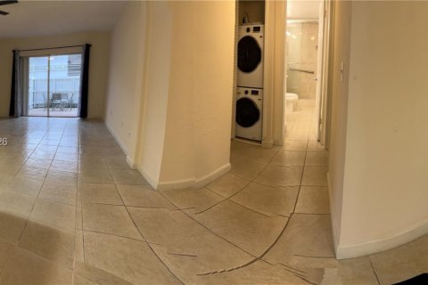 Copropriété à louer à Miami, Floride: 2 chambres, 78.97 m2 № 2084262 - photo 3