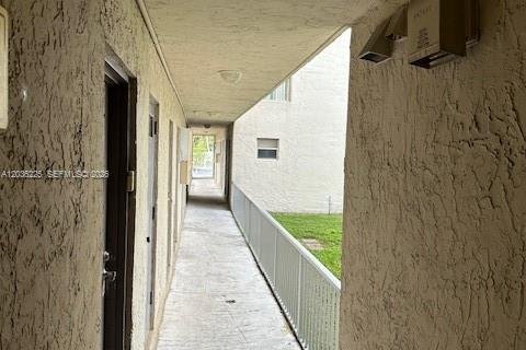 Copropriété à louer à Miami, Floride: 2 chambres, 78.97 m2 № 2084262 - photo 9