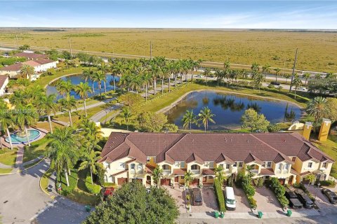 Купить таунхаус в Майами, Флорида 3 спальни, 164.9м2, № 1997784 - фото 29