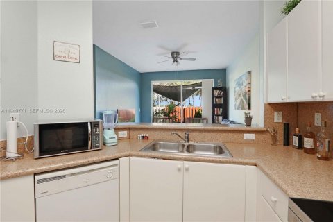 Купить таунхаус в Майами, Флорида 3 спальни, 164.9м2, № 1997784 - фото 10