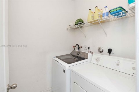 Купить таунхаус в Майами, Флорида 3 спальни, 164.9м2, № 1997784 - фото 18