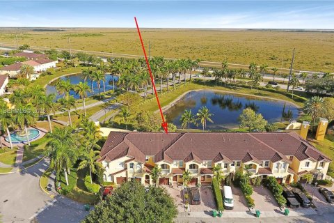 Купить таунхаус в Майами, Флорида 3 спальни, 164.9м2, № 1997784 - фото 30