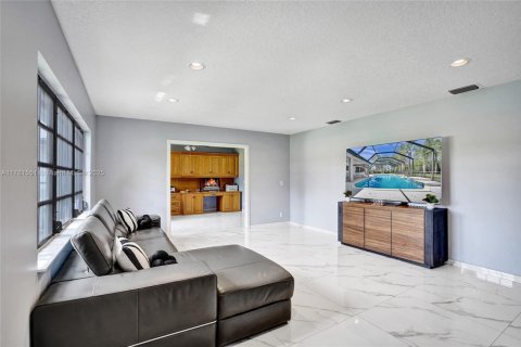 House in West Palm Beach, Florida 4 bedrooms, 254.37 sq.m. № 1863450 - photo 6
