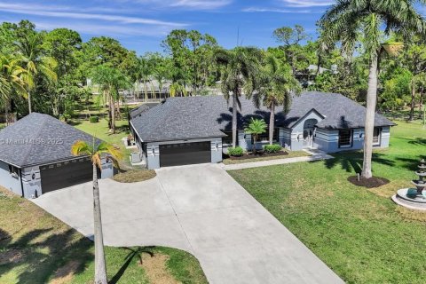 House in West Palm Beach, Florida 4 bedrooms, 254.37 sq.m. № 1863450 - photo 25