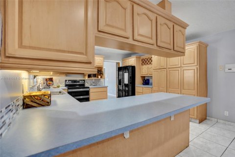 House in West Palm Beach, Florida 4 bedrooms, 254.37 sq.m. № 1863450 - photo 9