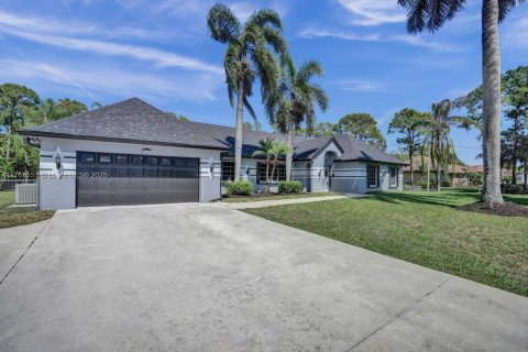 House in West Palm Beach, Florida 4 bedrooms, 254.37 sq.m. № 1863450 - photo 1