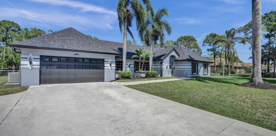 House in West Palm Beach, Florida 4 bedrooms, 254.37 sq.m. № 1863450