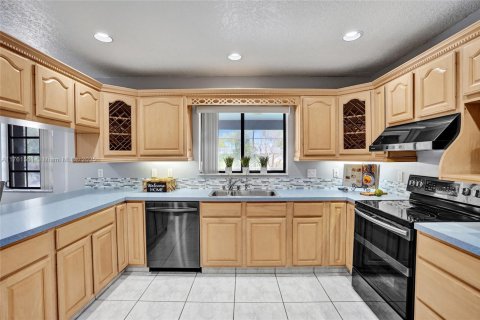 House in West Palm Beach, Florida 4 bedrooms, 254.37 sq.m. № 1863450 - photo 10