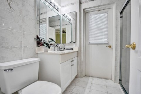 House in West Palm Beach, Florida 4 bedrooms, 254.37 sq.m. № 1863450 - photo 21
