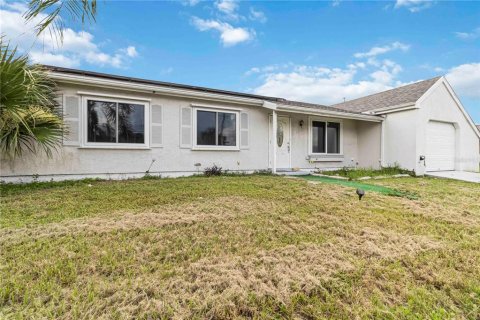 Casa en Port Charlotte, Florida 3 dormitorios, 109.25 m2 № 2107899