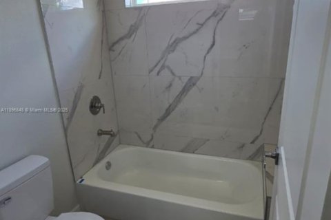 Casa en venta en Ocala, Florida, 4 dormitorios № 1947837 - foto 8