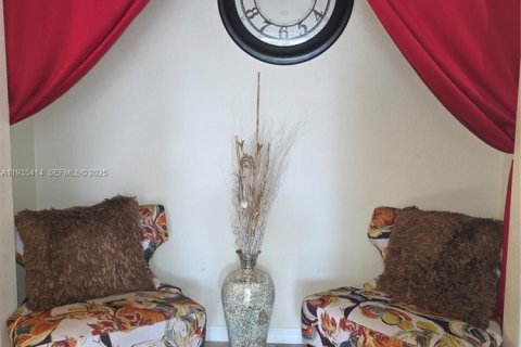 Купить таунхаус в Майами, Флорида 3 спальни, 131.18м2, № 1993668 - фото 2