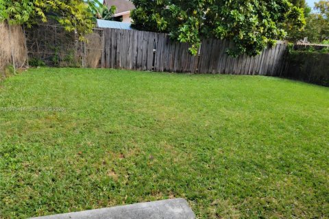 Купить таунхаус в Майами, Флорида 3 спальни, 131.18м2, № 1993668 - фото 16