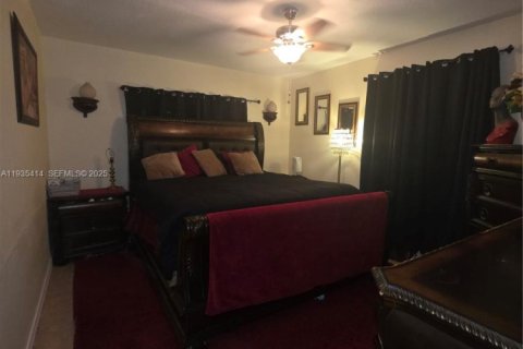 Купить таунхаус в Майами, Флорида 3 спальни, 131.18м2, № 1993668 - фото 11