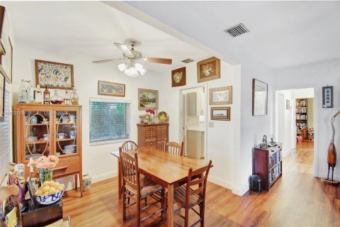 Casa en venta en North Miami Beach, Florida, 2 dormitorios, 81.75 m2 № 1792653 - foto 10