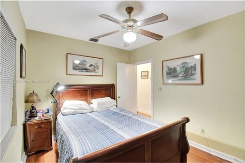 Casa en venta en North Miami Beach, Florida, 2 dormitorios, 81.75 m2 № 1792653 - foto 14